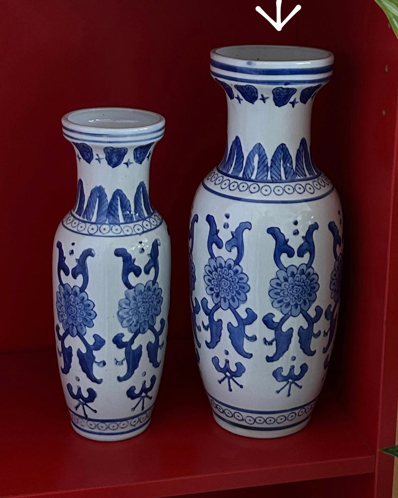 Blue & White Chinese Porcelain Vase(1)