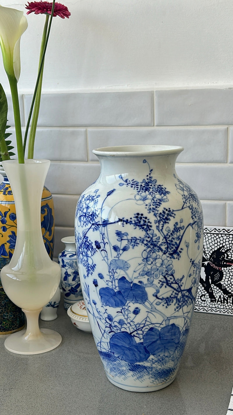 Big Hand Painted Chinese  Porcelain Vase