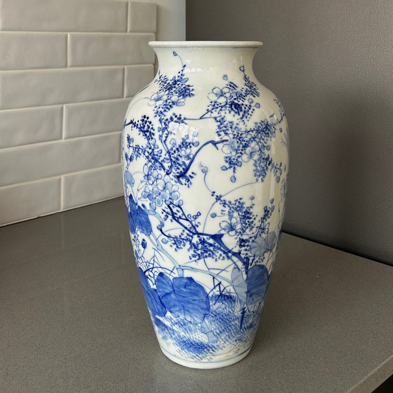 Big Hand Painted Chinese  Porcelain Vase