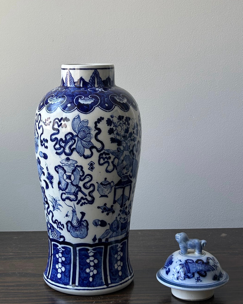 Large Blue & White Chinese Vase