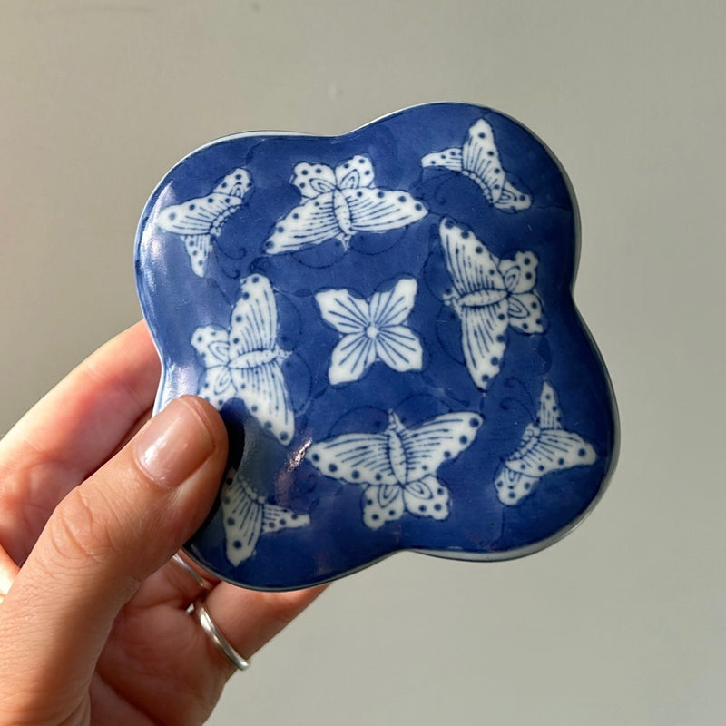 Chinese Hand Painted Porcelain Trinket Box