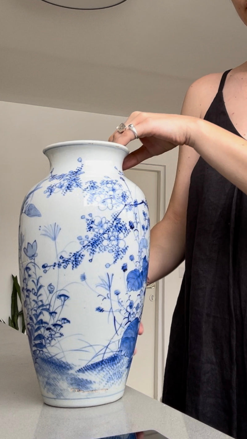 Big Hand Painted Chinese  Porcelain Vase