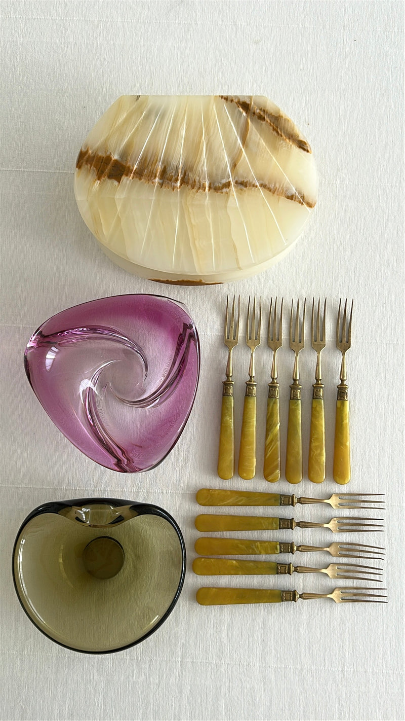 Large Shell Shaped Onyx Box